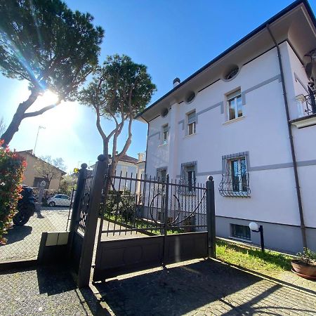 Villa Maldestra Rímini Exterior foto